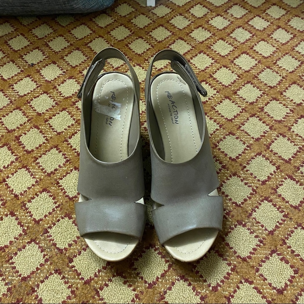 Kenneth Cole Reaction size 10 wedge sandals